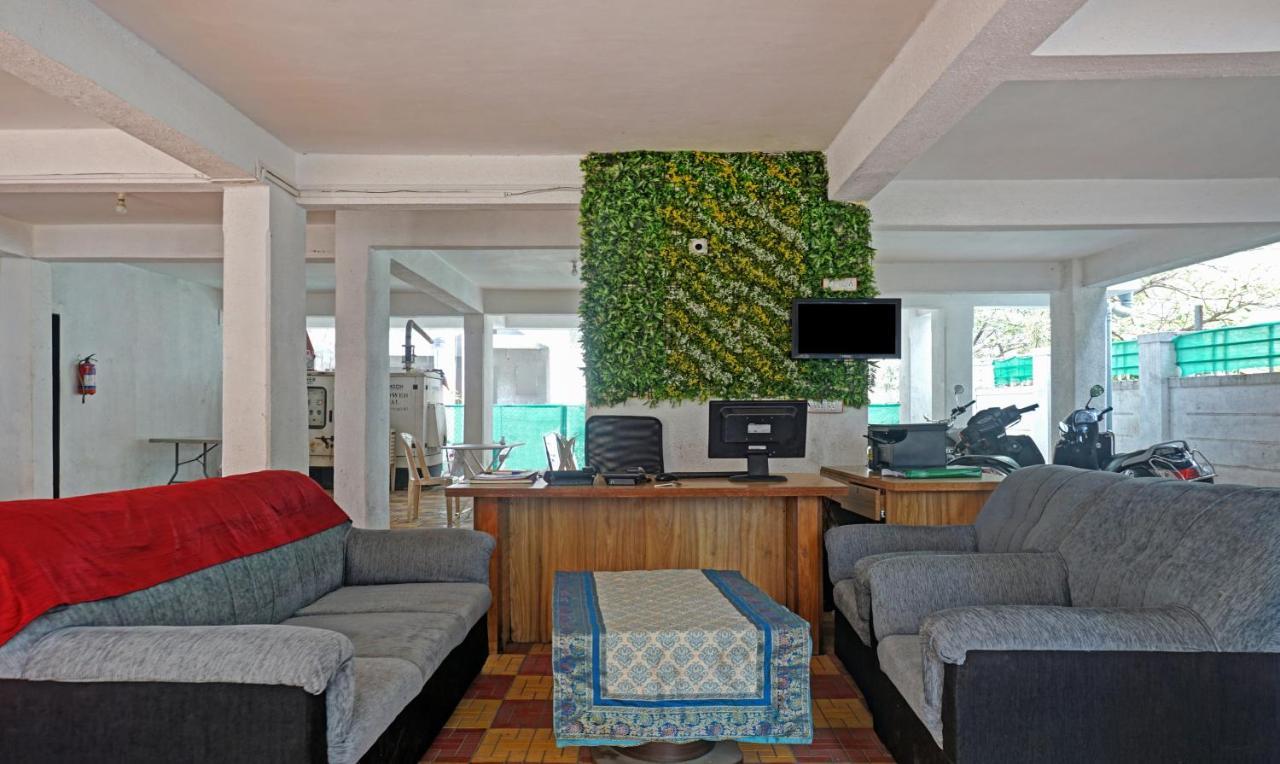 Itsy Hotels Ay Plus Hotels Kharadi Esterno foto