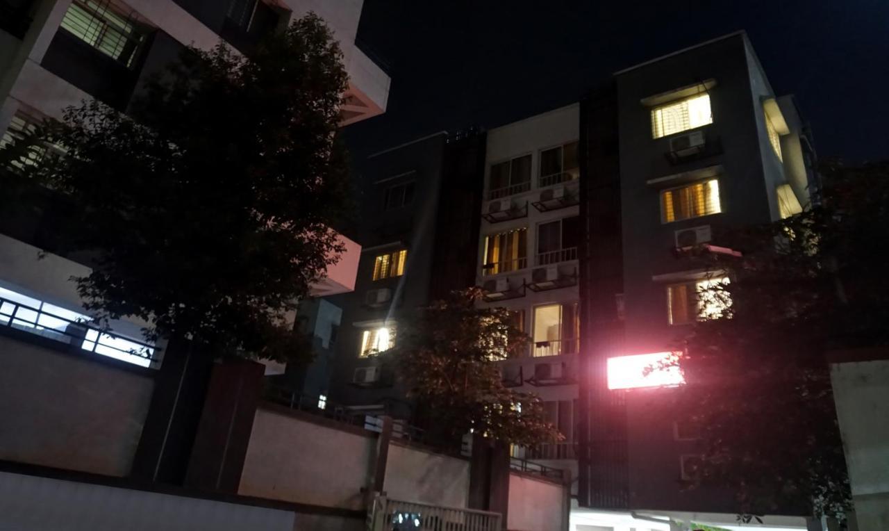 Itsy Hotels Ay Plus Hotels Kharadi Esterno foto