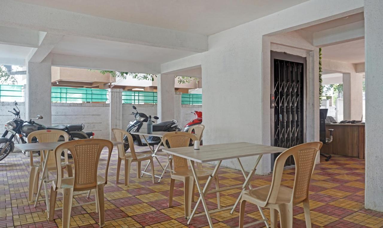 Itsy Hotels Ay Plus Hotels Kharadi Esterno foto